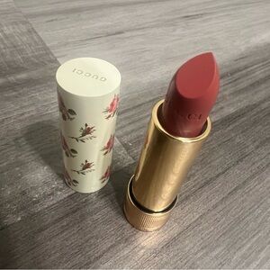 Gucci lipstick in Love is Better